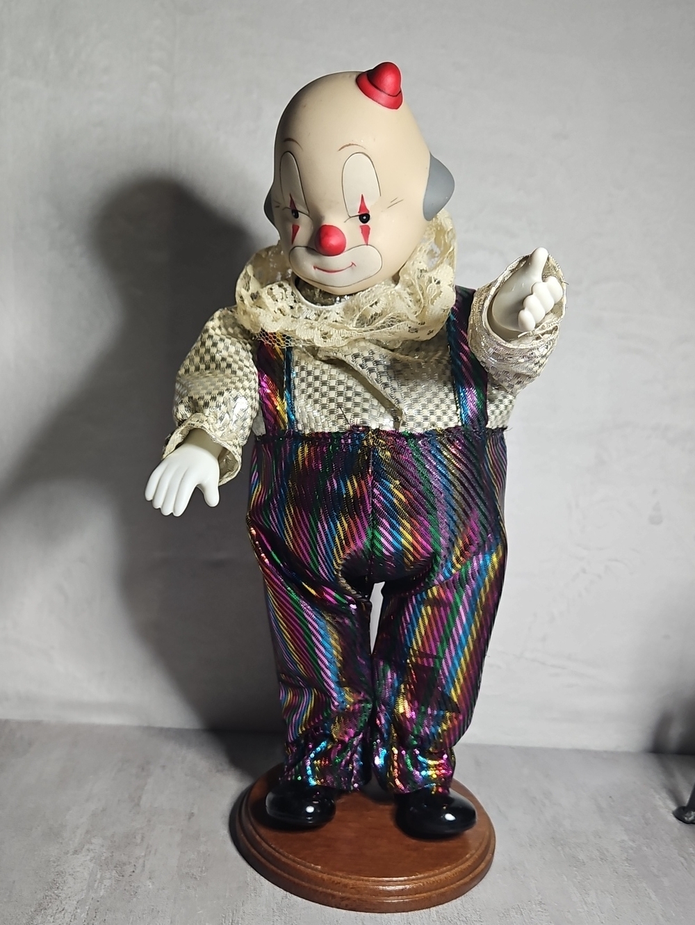 Wind up musical figurine. Plays music and moves perfectly. New Orleans 1984
